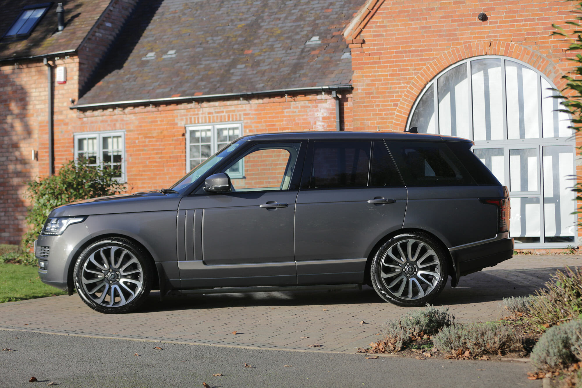 Range Rover Autobiography Side