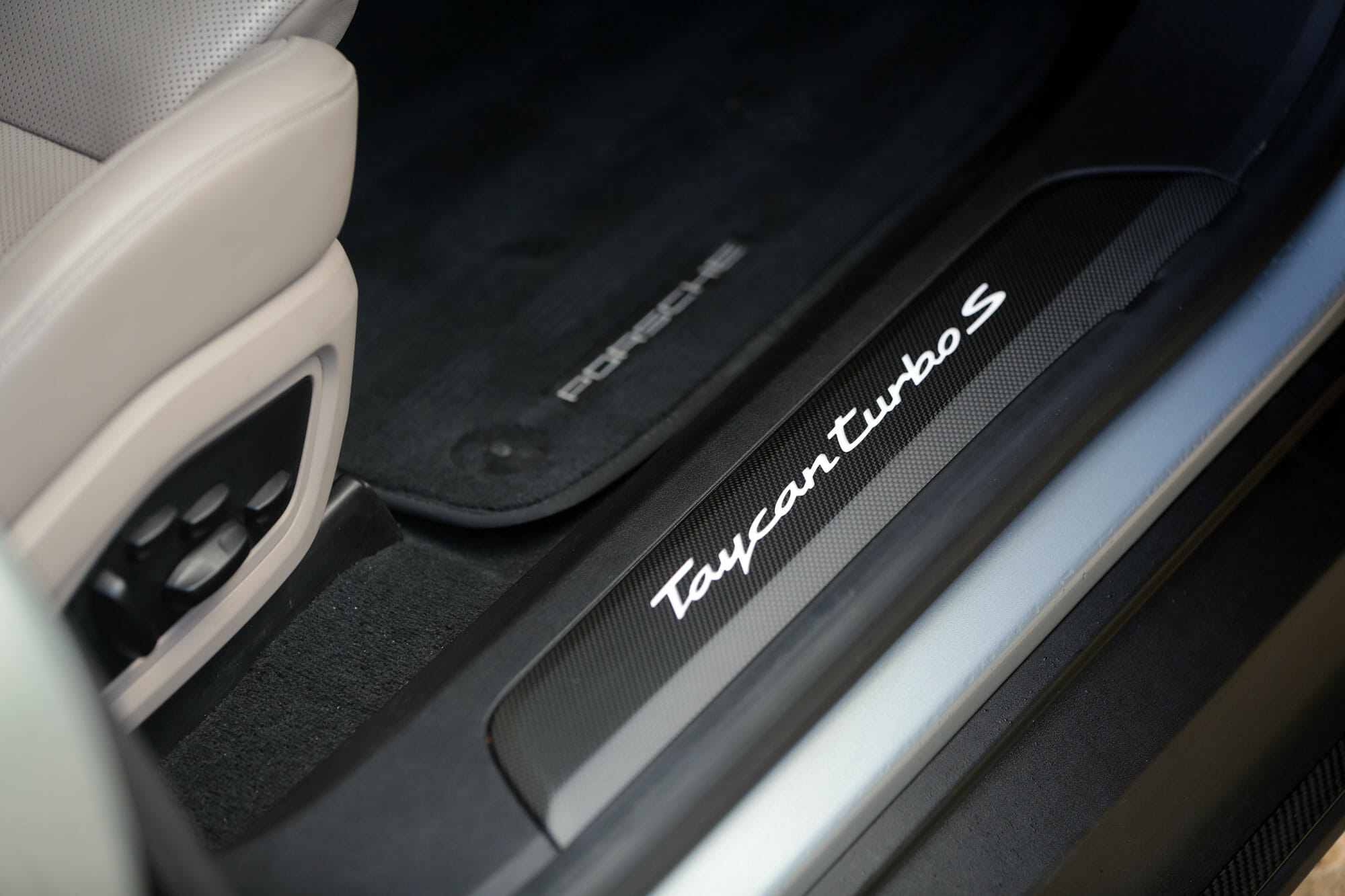 Porsche Taycan Turbo S Door trim