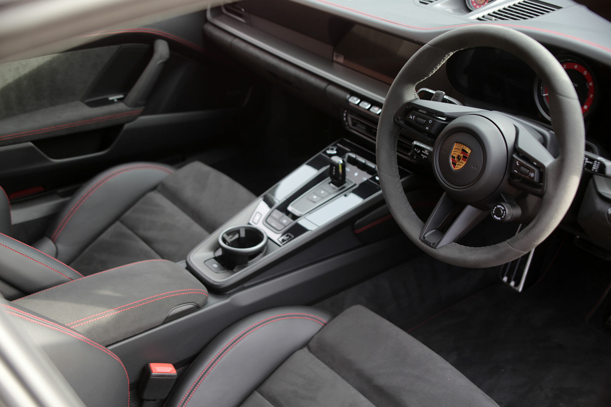 Porsche 911 GTS 22 in Carmine Red Interior
