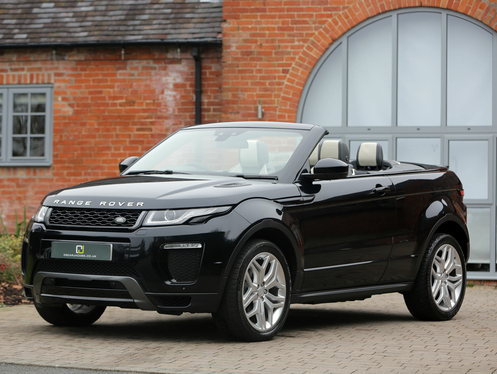 Range Rover Evoque HSE Dynamic Convertible | Oscar Jacobs