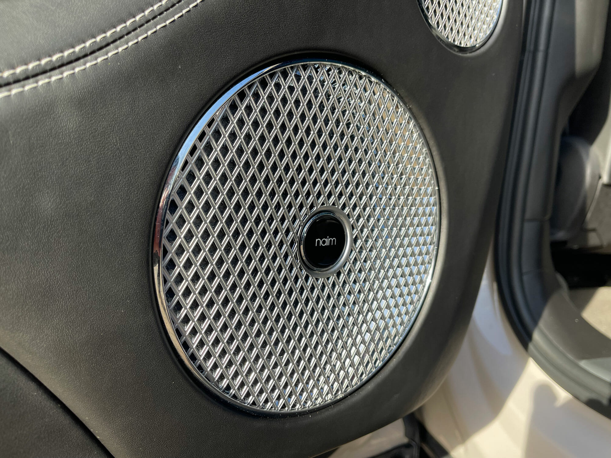 Oscar Jacobs Bentley Bentayga V8 Dove Grey Naim Speaker
