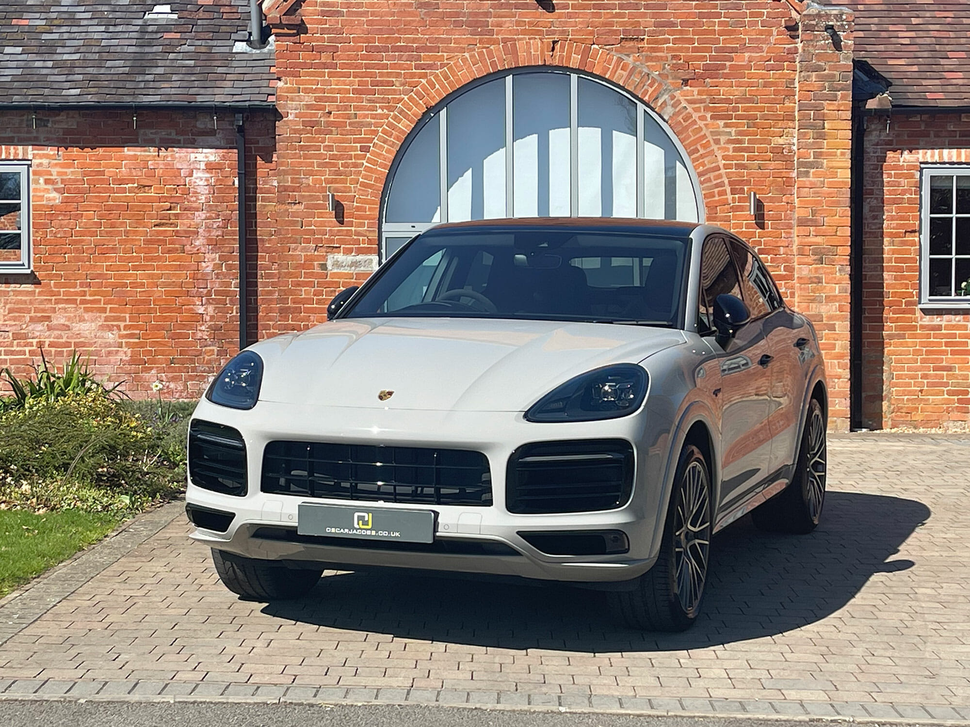 Porsche Cayenne EHybrid Coupe Platinum Edition Oscar Jacobs