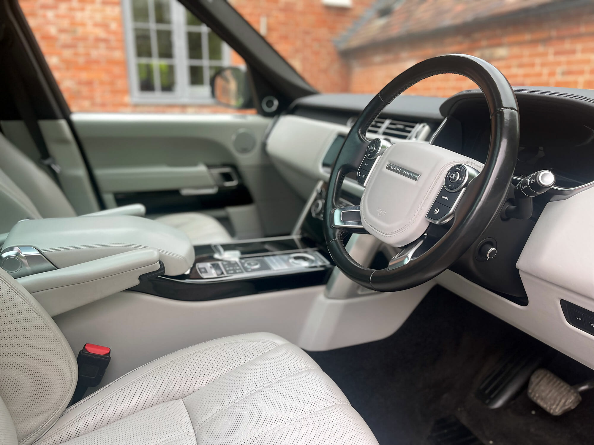 Range Rover Sdv8 Range Rover SDV8 4.4 Vogue SE | Oscar Jacobs