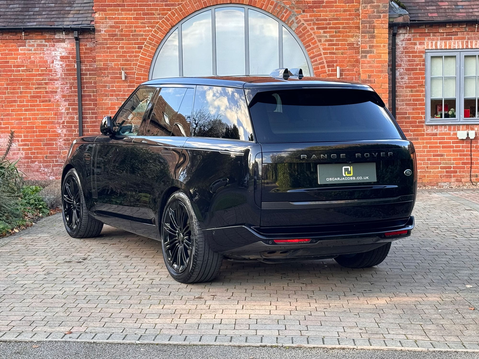 Range Rover D350 - Oscar Jacobs
