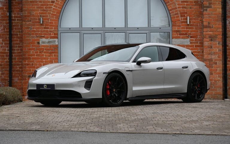 Porsche Taycan GTS Sport Turismo 2023