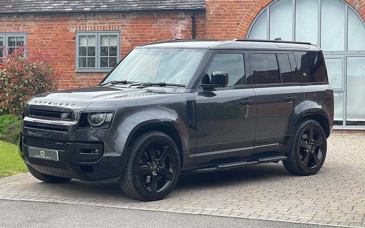 Land Rover Defender 110 D300 2023 | Oscar Jacobs