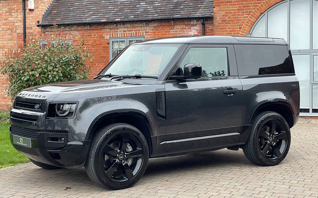 Land Rover Defender 90 D300 2023 | Oscar Jacobs