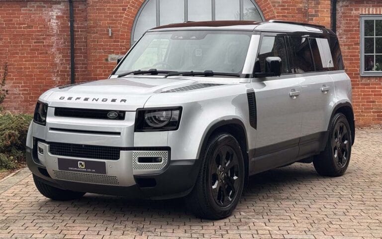 Land Rover Defender 110 3.0 D300 MHEV HSE Auto 2023 (73 Plate)